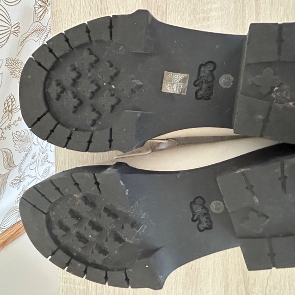 Coach Leah Loafers - Picture 9 of 9